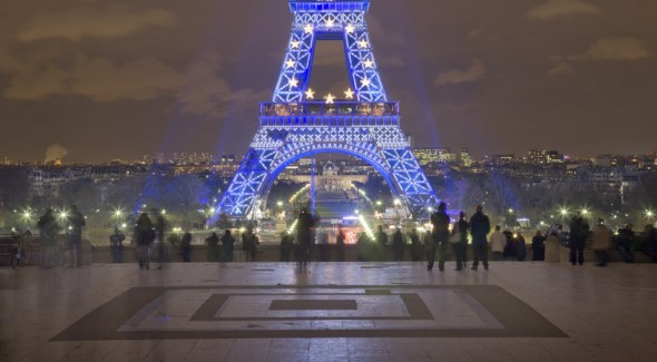 The Eifel Tower with spectators from the Trocadero